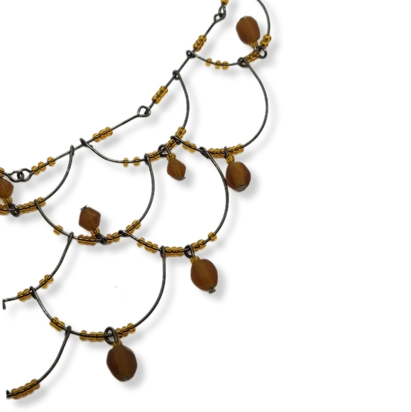 VINTAGE ORNATE WIRE DESIGN NECKLACE WITH AMBER COLOR BEAD DETAIL - Picture 4 of 6